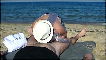 Ceks Na Plyazhe S Neznakomkoi