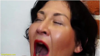 Chubby Stepmom First Fisting Lesson