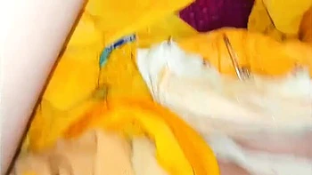 Desi Bhabhi Janvibhabhii Foot Massage Turns Into Hot Sex With Husband - Amateur Homemade Creampie