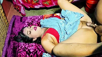 Desi Bhabhi Sali Hardcore Sex With Jamaibabu In Village - Indian Homemade Blowjob & Facial