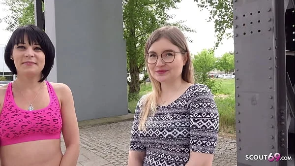 GERMAN SCOUT - ZWEI ZARTE BERLINER GIRLS ZU IHREM ERSTEN FFM DREIER ÜBERREDET