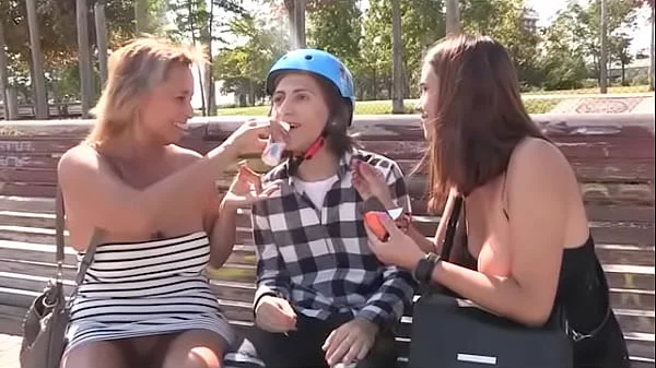 Lucky Filipe enjoys a threesome with a couple of MILFs