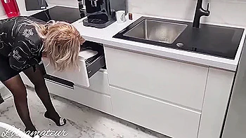 Stepmom Stuck Her Hand In The Kitchen And Make A Good Dell With Stepson