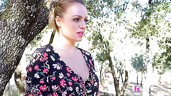 Busty Cougar Lara Cruz Has Decided To Have An Outdoor Laid!