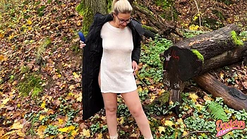Extremely Horny Milf Pussy Squirts Outdoors