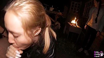 Ffm Threesome Sucking On The Backyard