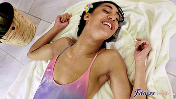 Hot threesome with Italian teen