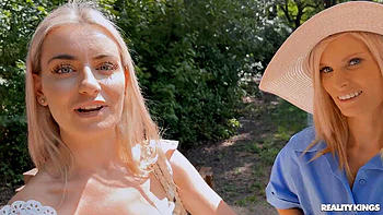 We Live Together - Roommates' Game