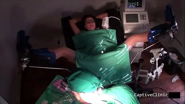 the sex s german tourist helena price see doctor tampa since shes not feeling well walks into trap captivecliniccom