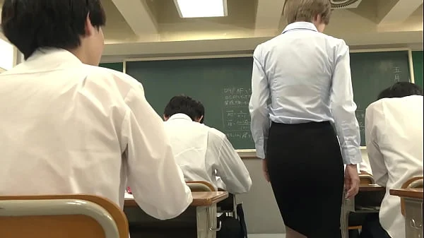 声が出せない絶頂授業で10倍濡れる人妻教師　君島みお