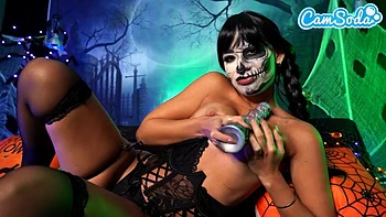 Horny Wednesday Addams Masturbates Until Quivering Orgasm - Halloween Cosplay Special: Porn