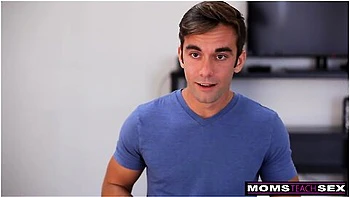 Milf India Summer & Stepdaughter Janice Griffith Make Sexy Work Out Vid With Neighbor