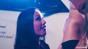 Corrupt Cop Deepthroats Criminal With Jennifer White And Scott Nails