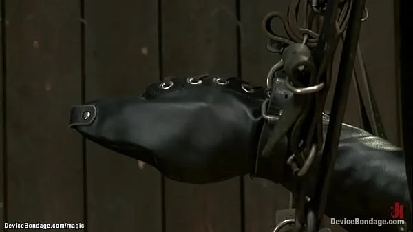 Japanese slave in extreme bondage