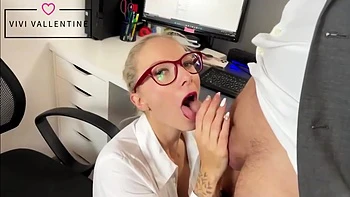 Vivi Vallentine - Sekretarin Hart Gefickt