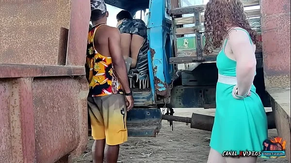 LEVEI UMA AMIGA PARA COMPRAR UM CAMINHAO - DEI MINHA BUCETA E GANHEI DESCONTO Ft. LORRANY EXOTICA E MARCIO BAIANO OFFICIAL