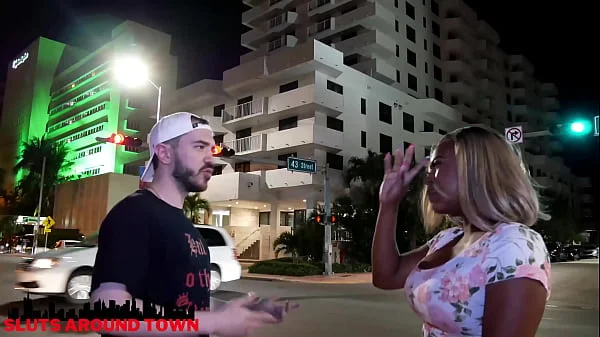 Curvy ebony squirts on BWC