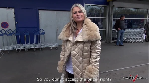 Matured blonde milf with loosed tits have sex in the car with stranger