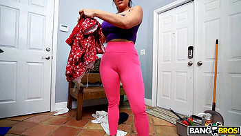 Big Booty Maid Sucks and Bangs