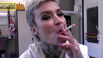 Smoking hot Tabitha Poison rides cock in rough doggy style