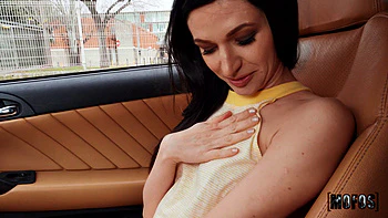 Pussy Stranded In The Wind