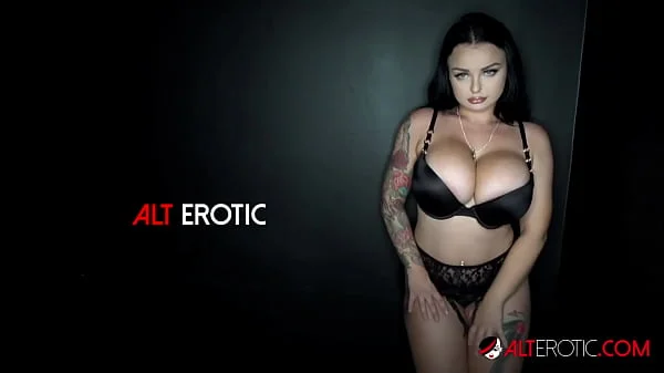 Big titty inked babe Payton Preslee gets creampied