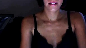 Gorgeous Amateur Babe on Webcam