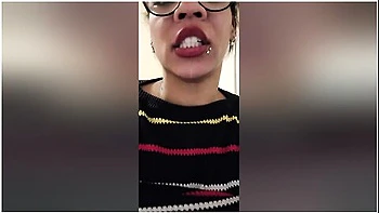 Uniqueen Peeing,farts And Licking My Jucie Off My Finger Come Taste It