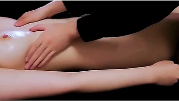 The Massage Ther Started Masturbating The Wet Pussy And Brought Her To Orgasm