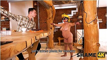 Dude Takes Selfies With Nude Mature Woman And Seduces Her On Sex - Tommy Gold And Scarlett Vladi