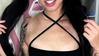 Japanese teen hikaru momose toys pussy solo