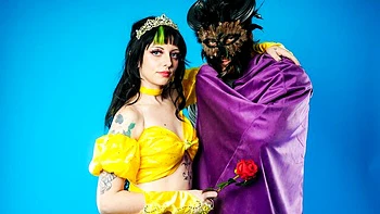 Big-bottomed hottie Kitty Cam rammed in the doggy style pose