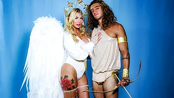 Awesome dick-riding session with a curvy inked blonde Lolly Dames