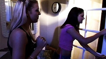 Smiling Courtney and Dwayne's sucking cock sex