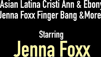 Foxxed Up - licking pussy sex