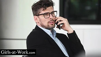 Sneaky Carollina Cherry at blowjob video