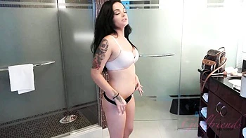 Watch dazzling Kylie Foxx's clip