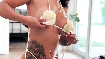 Mr Lucky Life - lingerie trailer