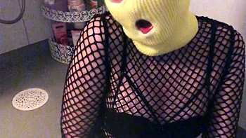 Brunette Solo Webcam Masturbation