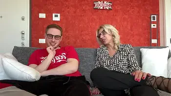 ISIDE72 ITALIANA SIGNORA SPOSATA SUCCHIA IL CAZZO DI MAX FELICITAS E SI FA SCOPARE A PECORA PRENDENDO TUTTA LA SBORRA