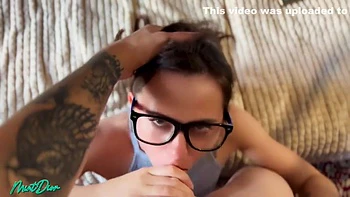 Moya Sperma Na Ochkah Krasivoi Devushki