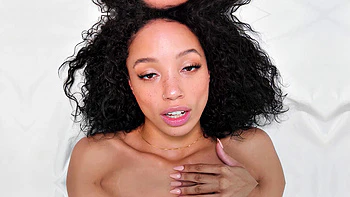 ALL GIRL MASSAGr - Sensual Massage Between Anna Claire Clouds And Ameena Green Leads to Lesbian 69