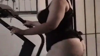 Old Slut Takes Blowjob and Doggy Fuck