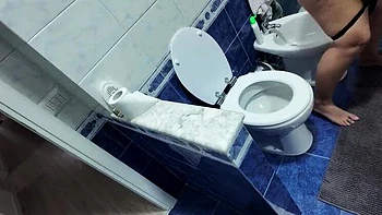 Amateur Couple Alex & Bianca Real Home Fuck in Bathroom - No Control Toilet Sex