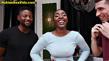 Roundbooty ebony babe in 3some