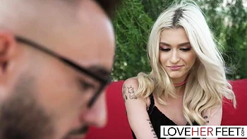 Sexy minx worships feet with kinky footjob