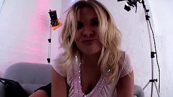 Wet MILF Pussy Close-Up: Solo Toy Time & Juicy Masturbation