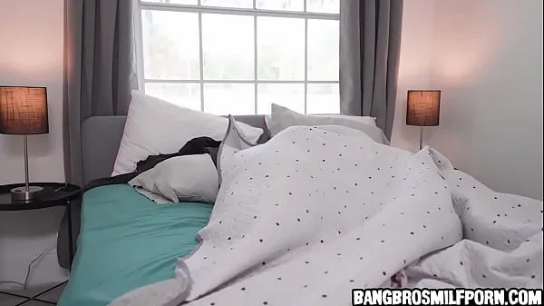 She caught her stepson jerking off while watching her play with her pussy