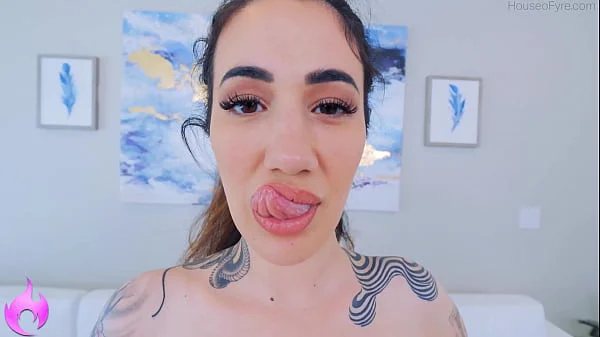 Arabelle Raphael uses her huge boobs in Jugs for Wiener Hugs