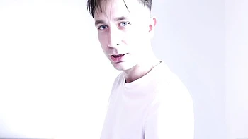 Stepmom deepthroats and facefucks in fishnets